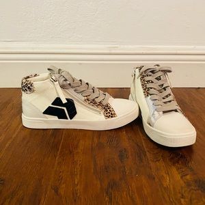 Dolce Vita, Woman’s 8.5 Boot/Sneaker